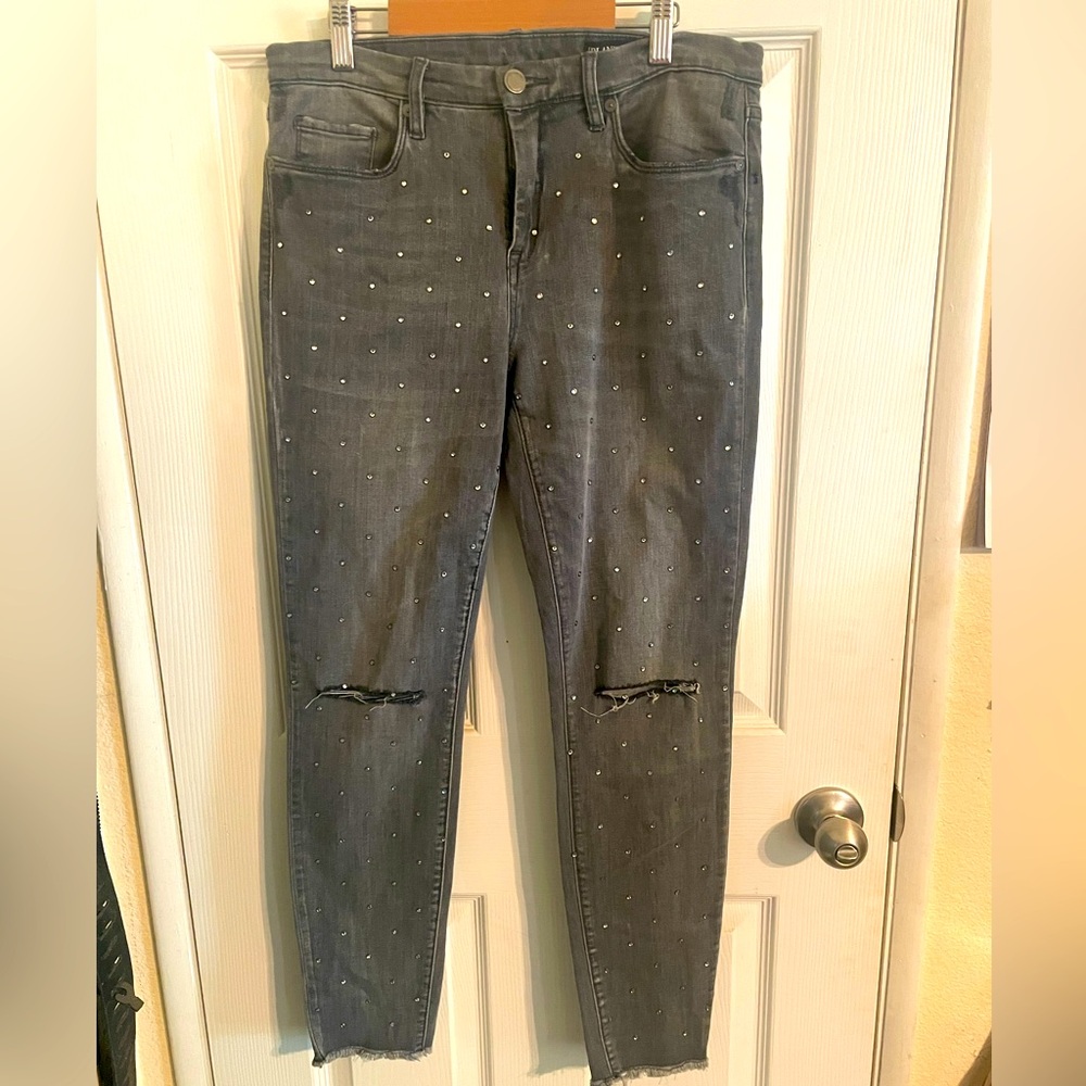 Blank NYC Gray Skinny Jeans with Distressed Knees 30x28